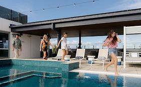 Holiday Inn & Suites Sunshine Coast, An Ihg Hotel